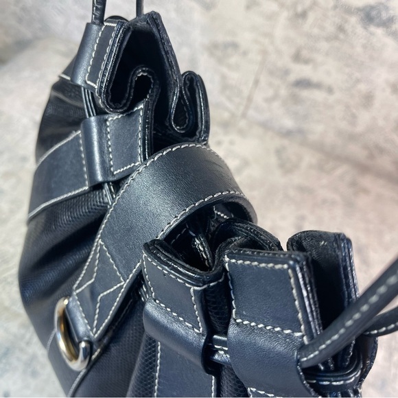 Lancel Paris Elsa bucket bag Leather drawstring shoulder bag - Picture 8 of 16